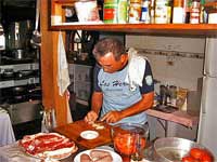 Patrizio in seiner Küche, Bild: Ulli Schöllhorn