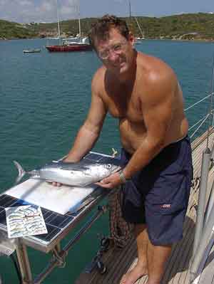 Helmut mit dem "ertrunkenen Bonito"