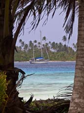 Unsere Nuku'alofa vor Anker in den Hollandes Cays