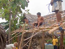 Neubau einer Kuna-Hütte